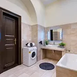 Real Klauzál * Budapest