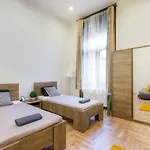 Real Klauzál Apartamento