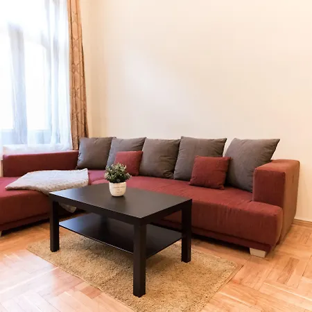 Real Klauzal アパート *