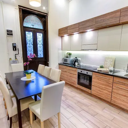 Real Klauzal * ブダペスト