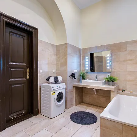 Real Klauzal * ブダペスト