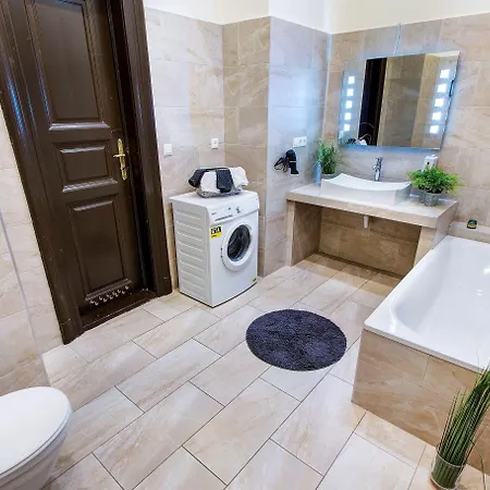 Real Klauzal アパート ブダペスト