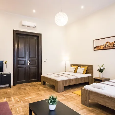 Real Klauzal * Будапешт