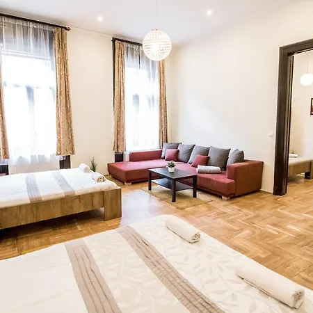 Real Klauzal Apartment Budapest