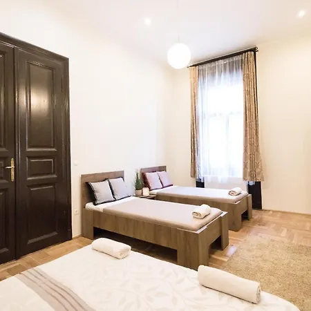 Real Klauzal Apartment Budapest