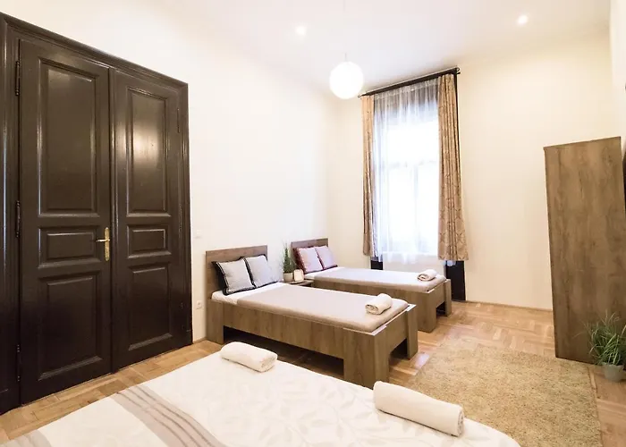 Real Klauzal Daire Budapeşte