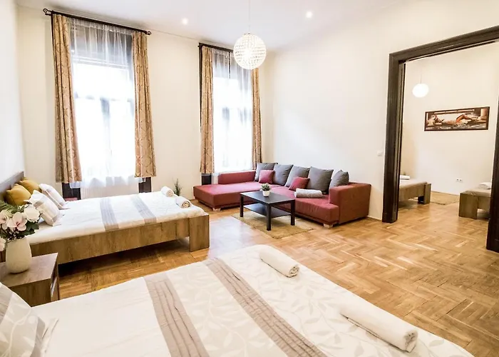 Real Klauzál Apartment Budapest